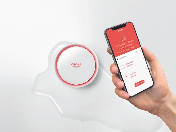 ERKENNT ÜBERSCHWEMMUNGEN, MISST FEUCHTIGKEIT UND TEMPERATUR, ALARMIERT SIE ÜBER DIE SMARTPHONE APP